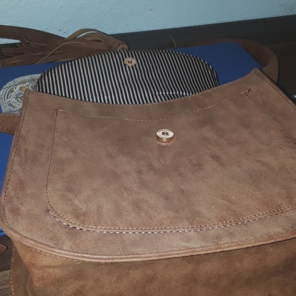 Brown fringe purse - Picture 3 of 5